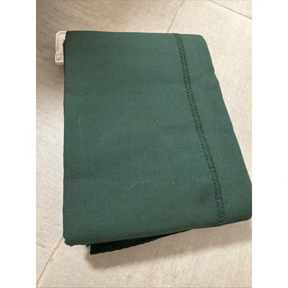 New Hearth & Hand With Magnolia Holiday Rectangle Tablecloth Hunter Green 60x84
